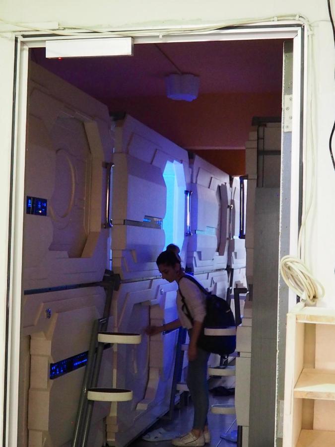 Bestow Capsule Hostel Kuala Lumpur Ngoại thất bức ảnh
