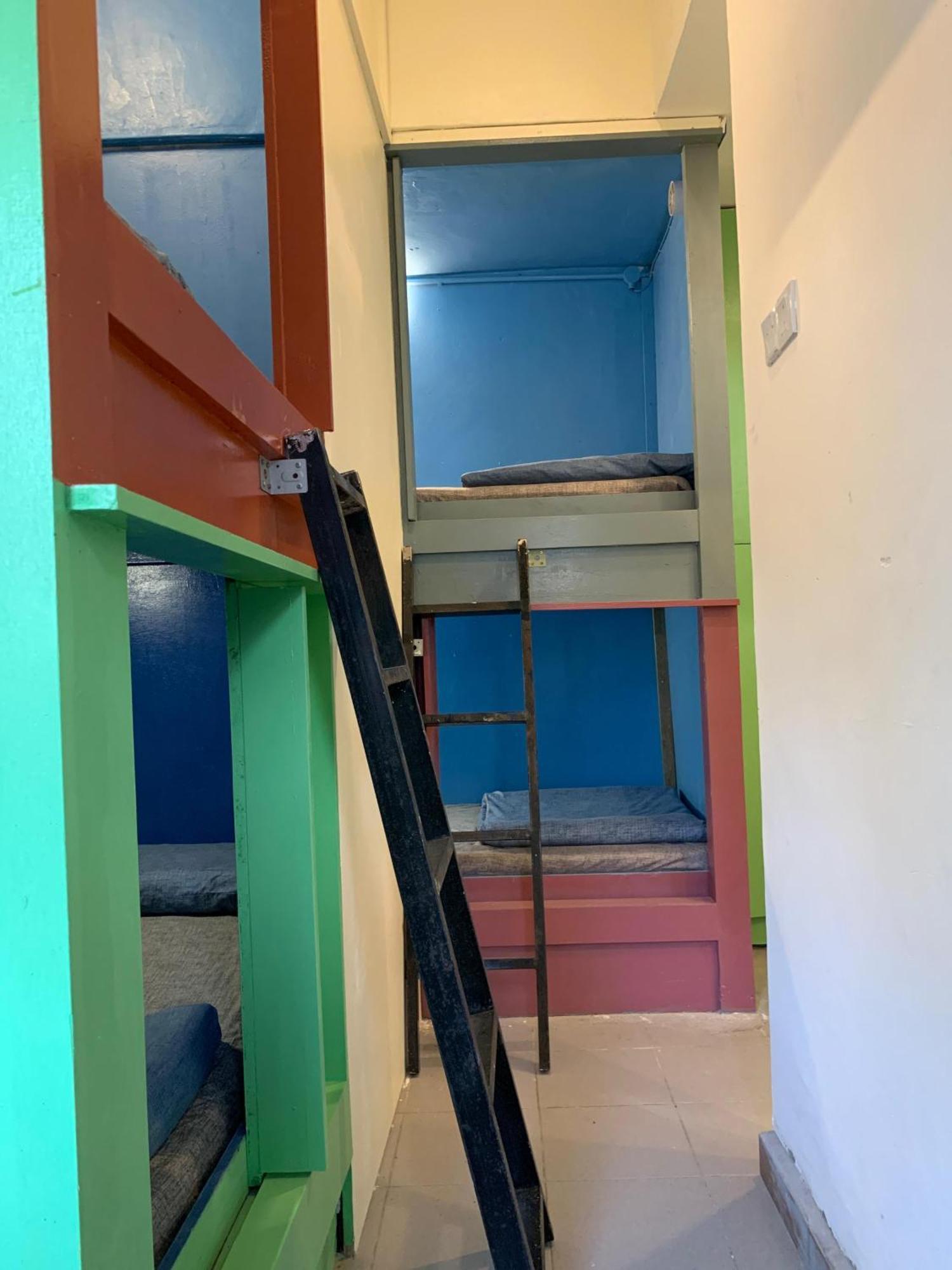 Bestow Capsule Hostel Kuala Lumpur Ngoại thất bức ảnh