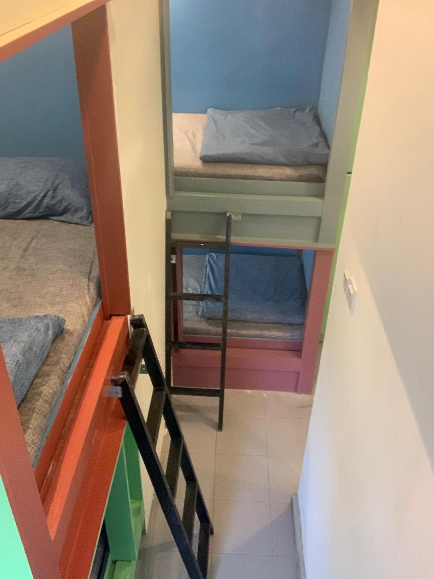 Bestow Capsule Hostel Kuala Lumpur Ngoại thất bức ảnh